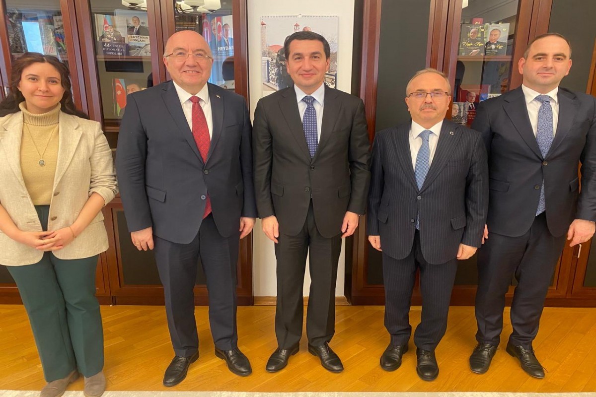 Гаджиев и Самсар обсудили азербайджано-турецкие отношения