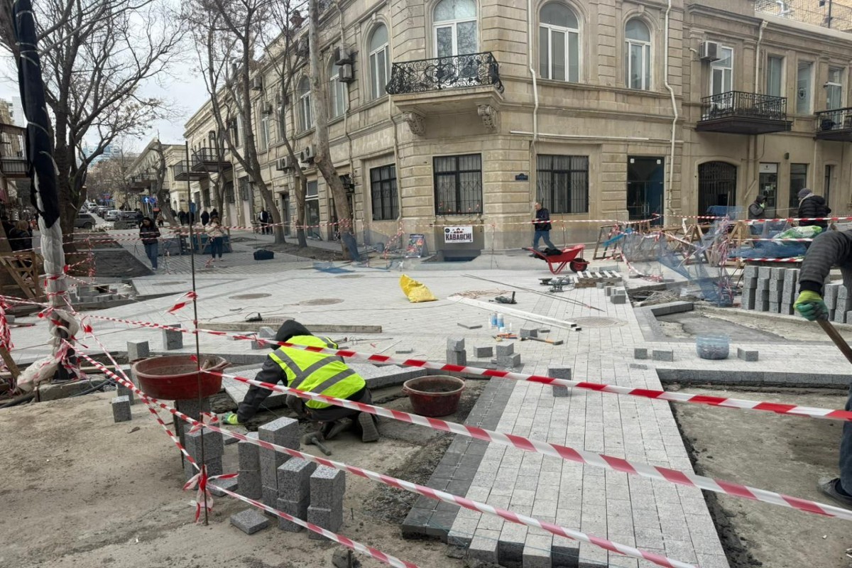 На улице Ислама Сафарли в Баку продолжаются восстановительные работы-ФОТО 