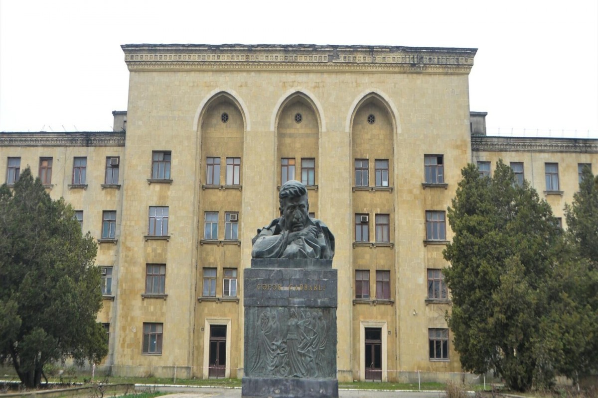 В «Азербайджанфильме» произошли сокращения персонала