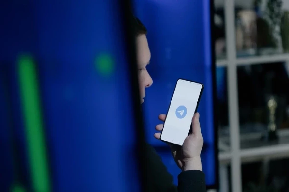 Роскомнадзор начинает ограничивать работу Telegram в России 