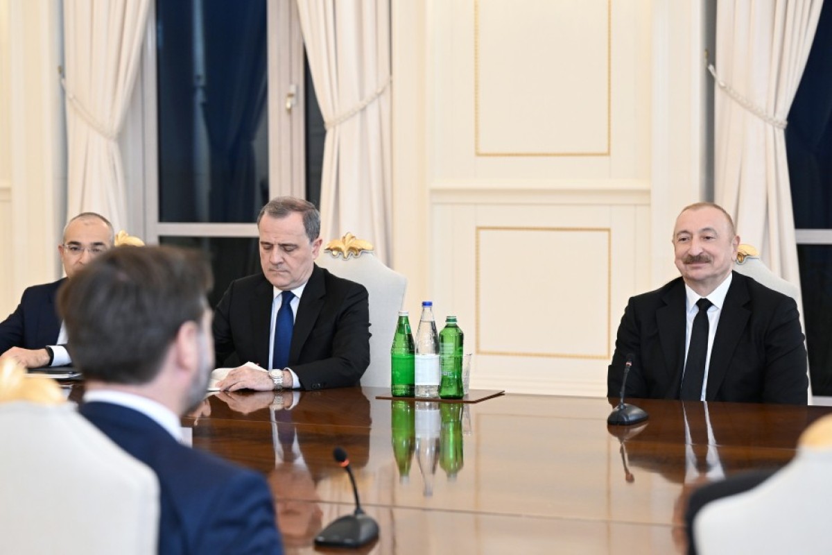 В Баку завершилась встреча Ильхама Алиева и Джеймса Дэвида Вэнса в расширенном составе -ОБНОВЛЕНО 