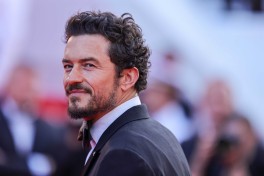 Орландо Блум вышел в свет с моделью Луизой Ламмель