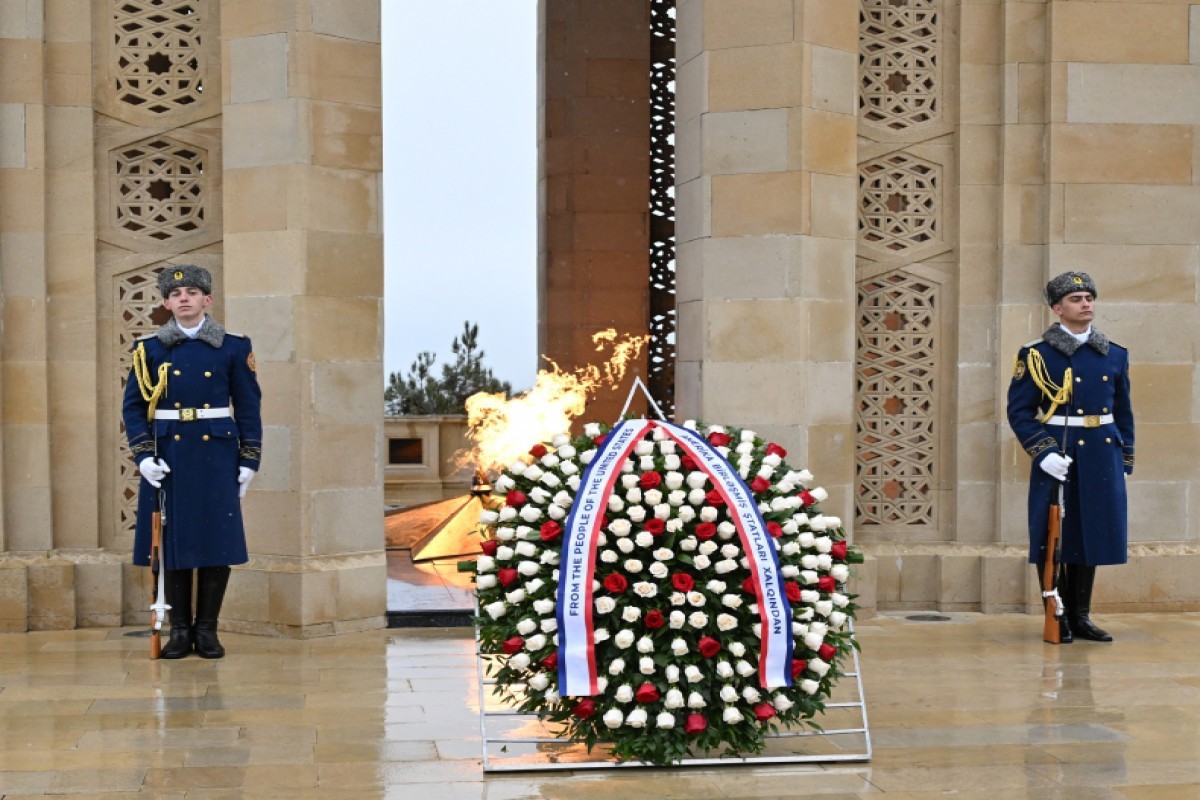 Джеймс Дэвид Вэнс и его супруга посетили Аллею шехидов-ФОТО 