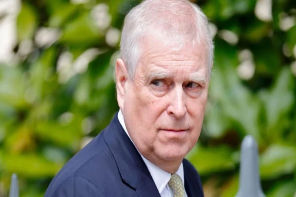 The Sun: принц Эндрю задолжал королевской семье £12 млн