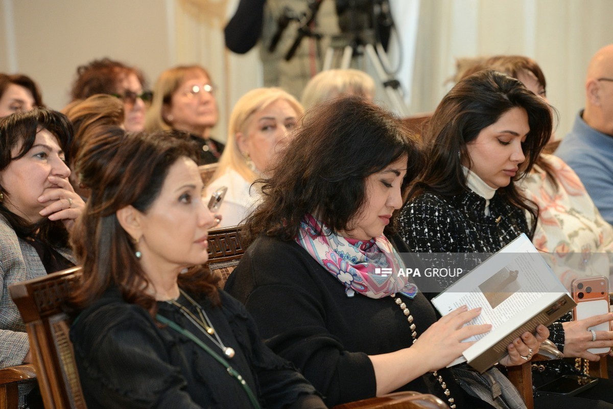 В Баку состоялся творческий вечер Эльмиры Ахундовой-ФОТО 
