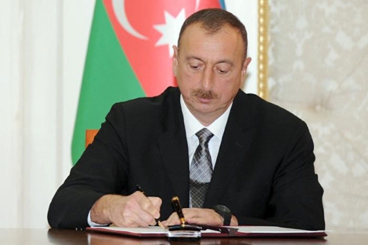 Ильхам Алиев наградил сотрудников Службы мобилизации и призыва 