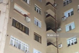 В Баку в многоэтажном жилом доме вспыхнул пожар-ВИДЕО 
