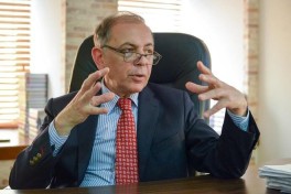 Адиль Керимли снял с должности директора Русдрамы Адалята Гаджиева 