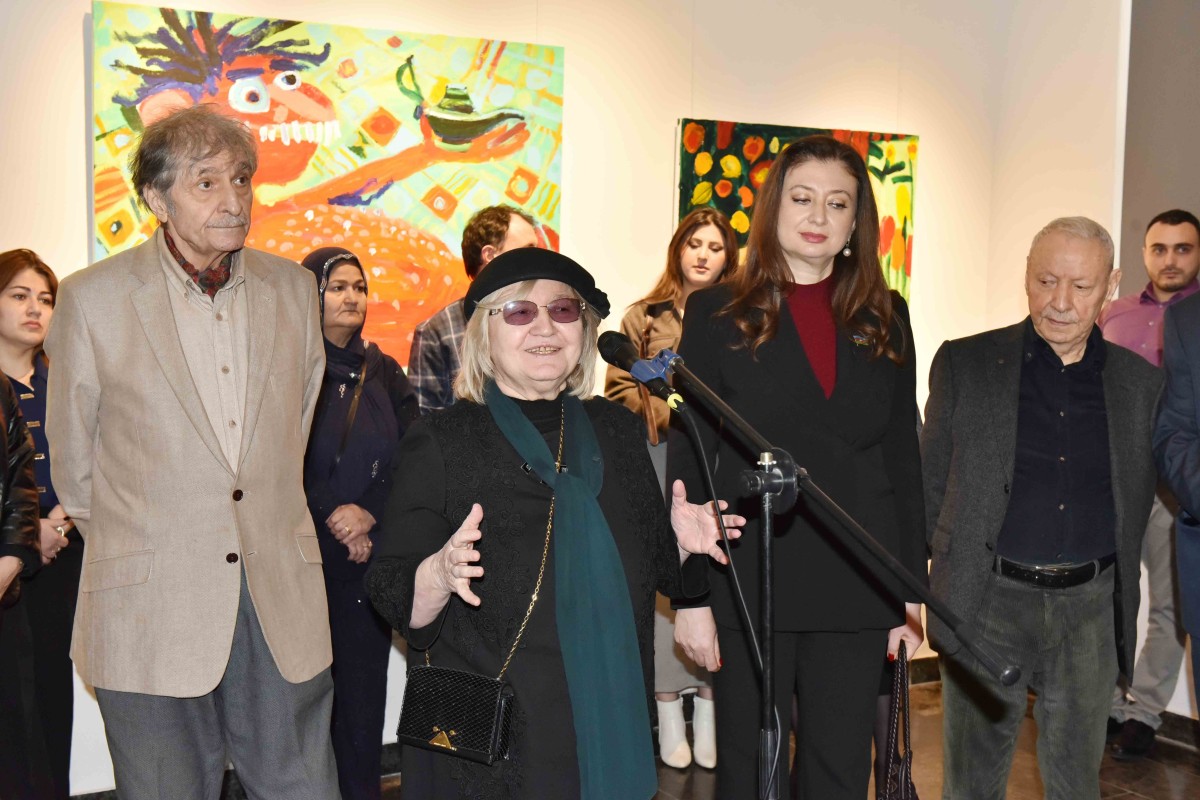 В Баку открылась выставка памяти Марьям Алакбарли -ФОТО 