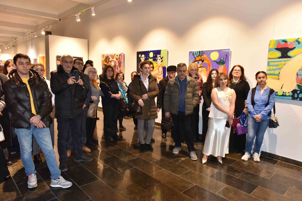 В Баку открылась выставка памяти Марьям Алакбарли -ФОТО 