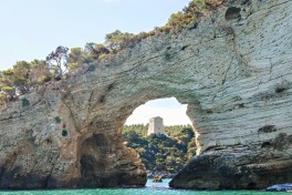 В Италии после шторма обрушилась знаменитая «Арка влюбленных»