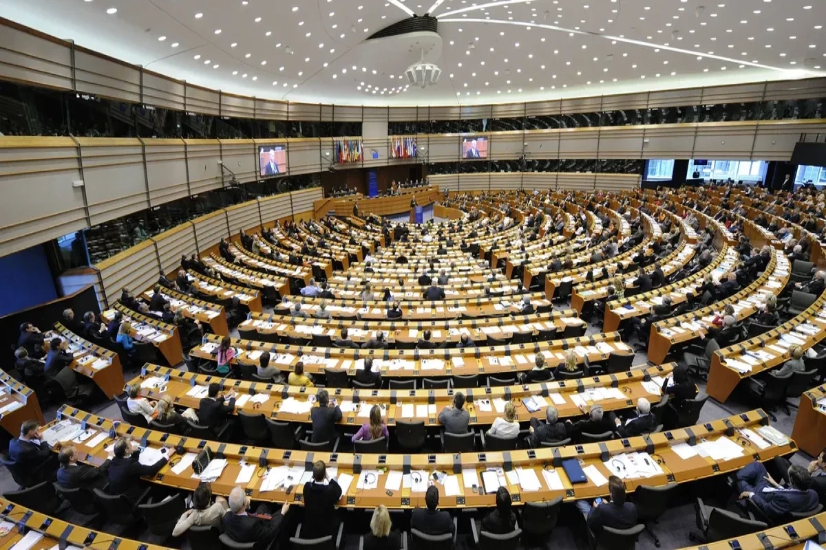 Депутатов Европарламента лишили доступа к ИИ