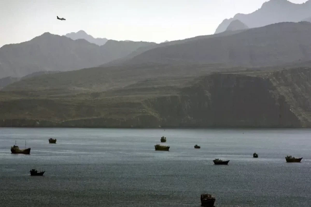 Иран временно ограничит движение в Ормузском проливе