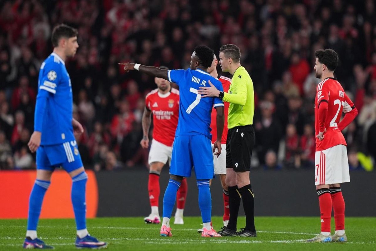 Матч ЛЧ "Бенфика - Реал" остановили на 10 минут из-за проявлений расизма