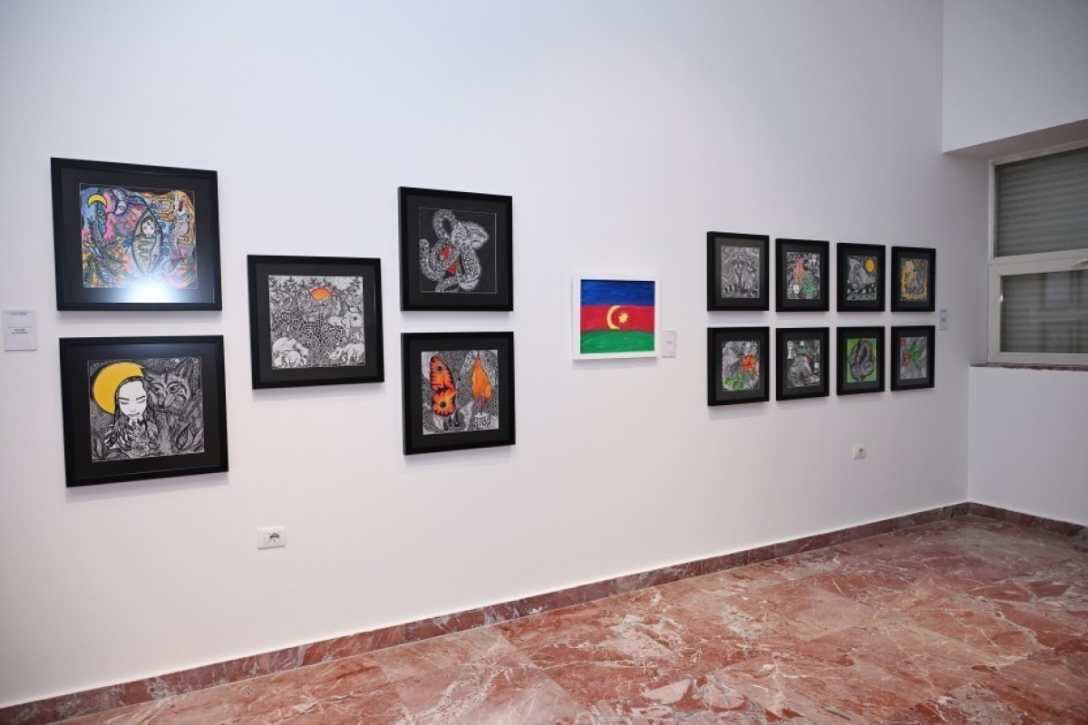 Лейла Алиева и Арзу Алиева на открытии международной художественной выставки в Тиране-ФОТО 