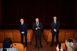 Адиль Керимли представил коллективу Русдрамы нового директора -ФОТО 