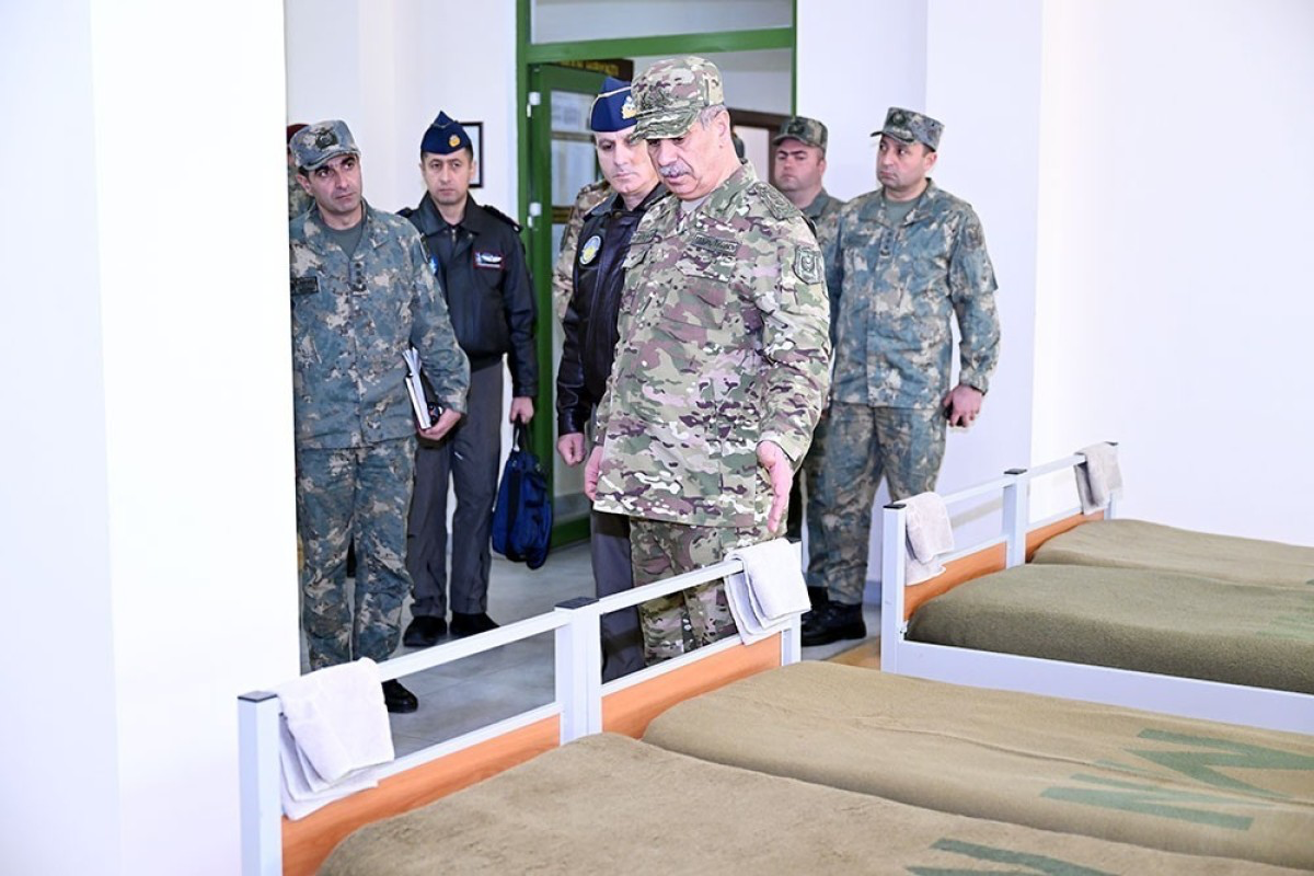 Министр обороны Азербайджана посетил подразделения ВВС-ФОТО -ВИДЕО 