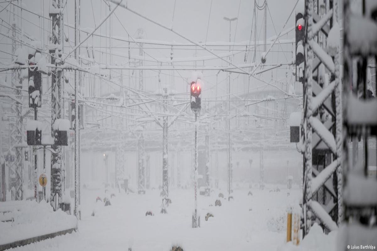 В Мюнхене около 500 пассажиров переночевали в самолетах из-за снегопада