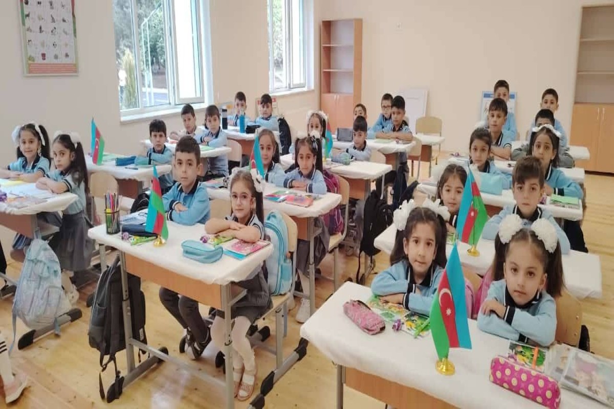 В Саатлинском районе завершена реконструкция крупной средней школы-ФОТО 