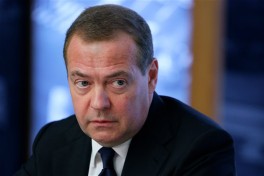 Медведев допустил жесткий ответ на передачу ядерных технологий Киеву