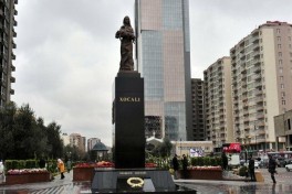 Посольство Франции выразило соболезнования в связи с трагедией Ходжалы-ФОТО 