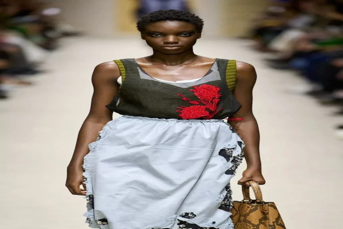 Управляемый хаос: показ Prada стал отражением тревожного времени-ФОТО -ВИДЕО 