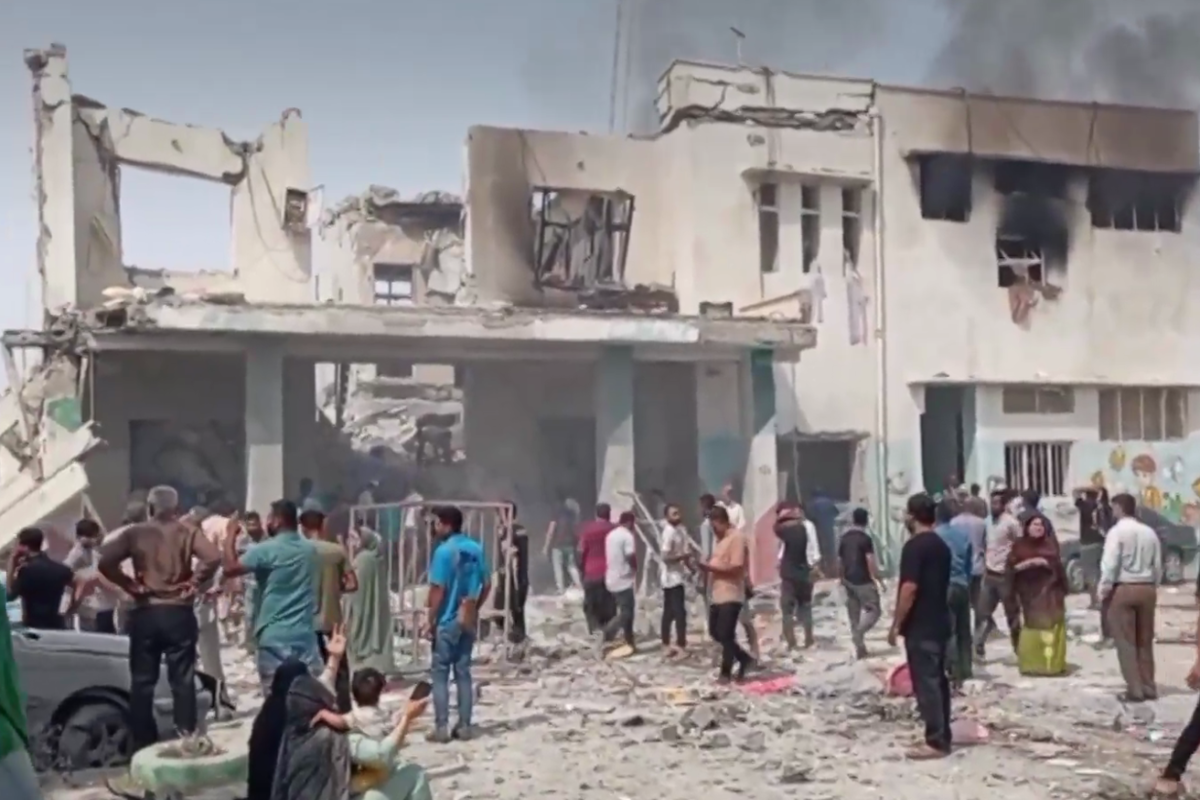 Пезешкиан осудил удар США и Израиля по начальной школе