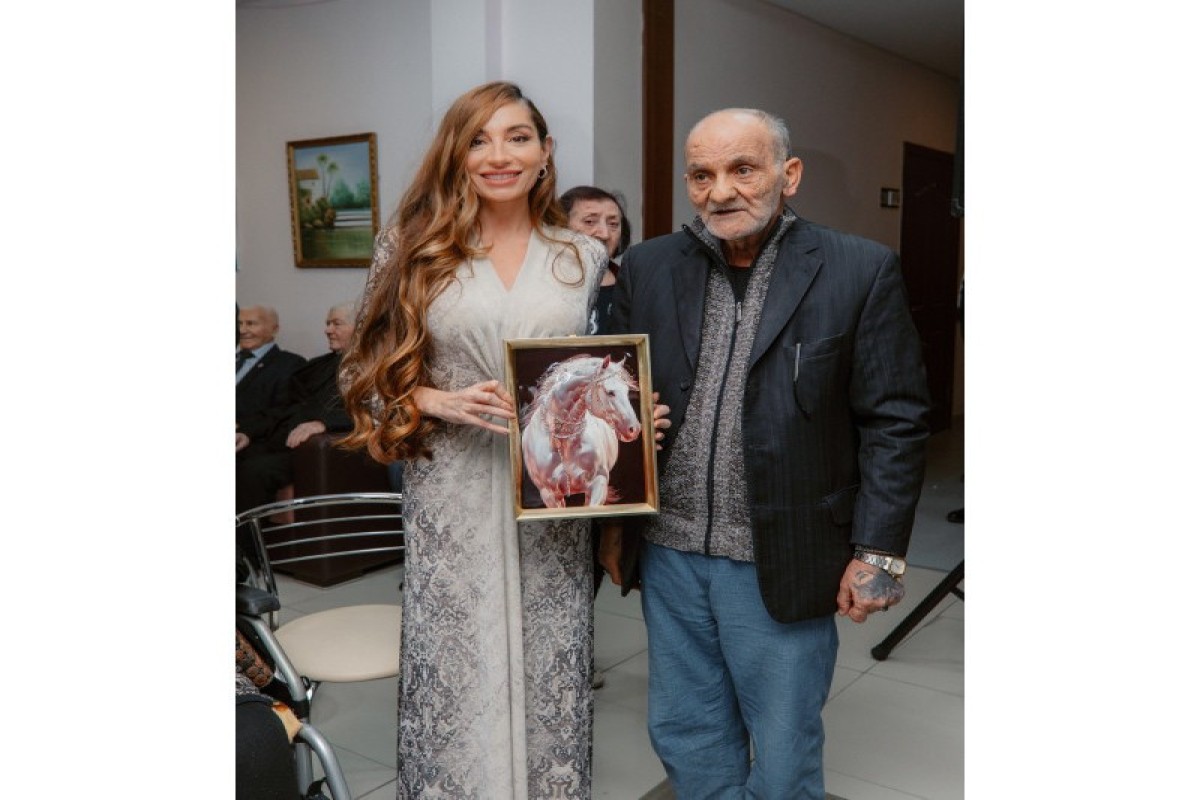 В учреждении соцобслуживания для пожилых людей устроено новогоднее застолье-ФОТО 