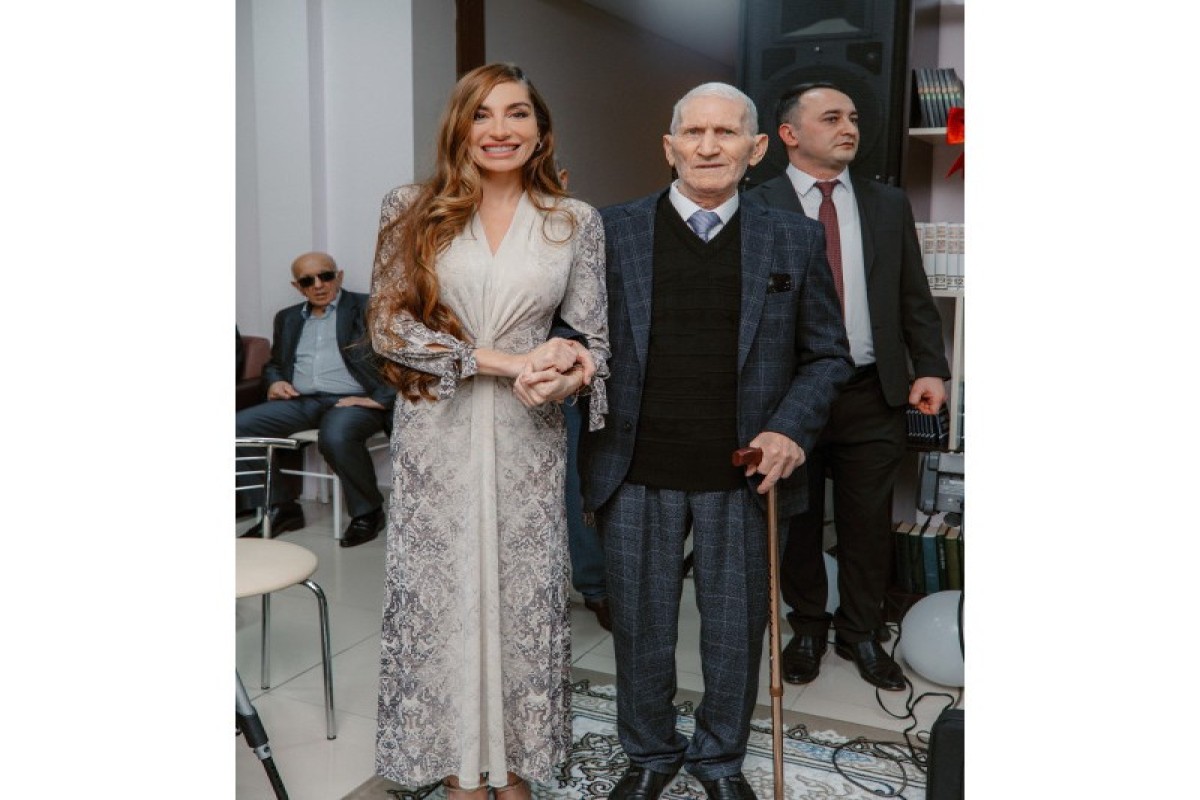 В учреждении соцобслуживания для пожилых людей устроено новогоднее застолье-ФОТО 