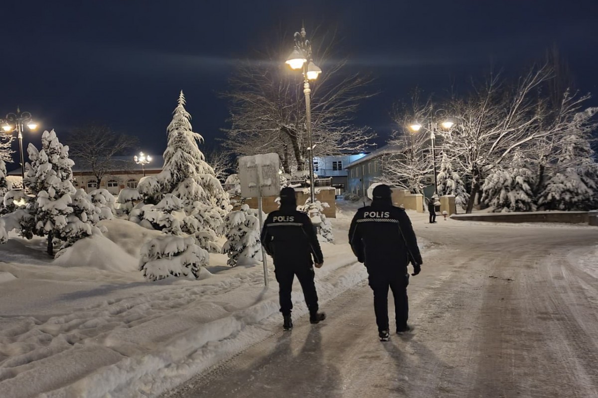 Полиция Азербайджана перешла на усиленный режим службы из-за непогоды