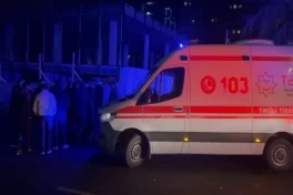 В Баку машина скорой помощи столкнулась с мотоциклом, есть погибший-