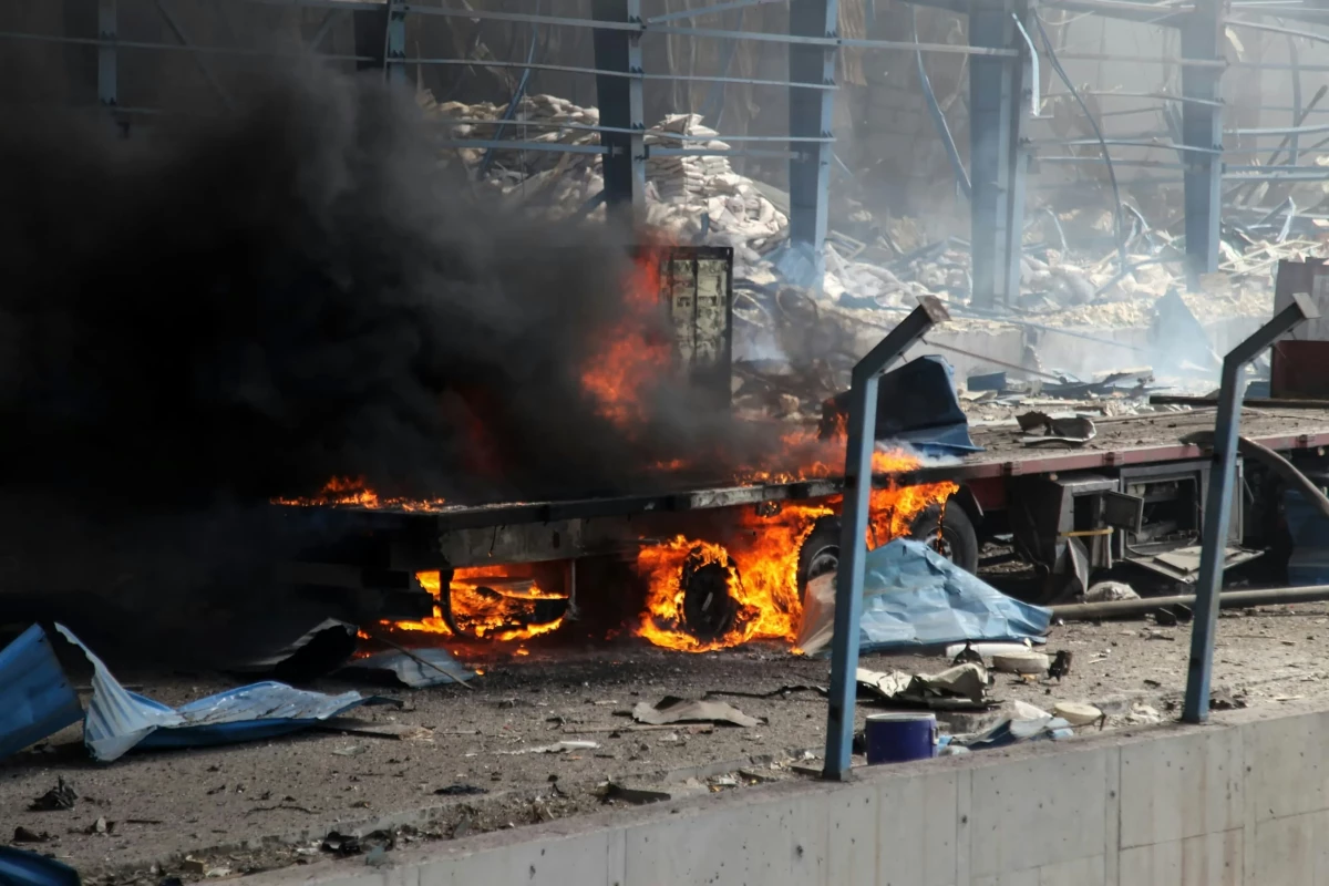 Взрывы прогремели на заводе в иранской провинции