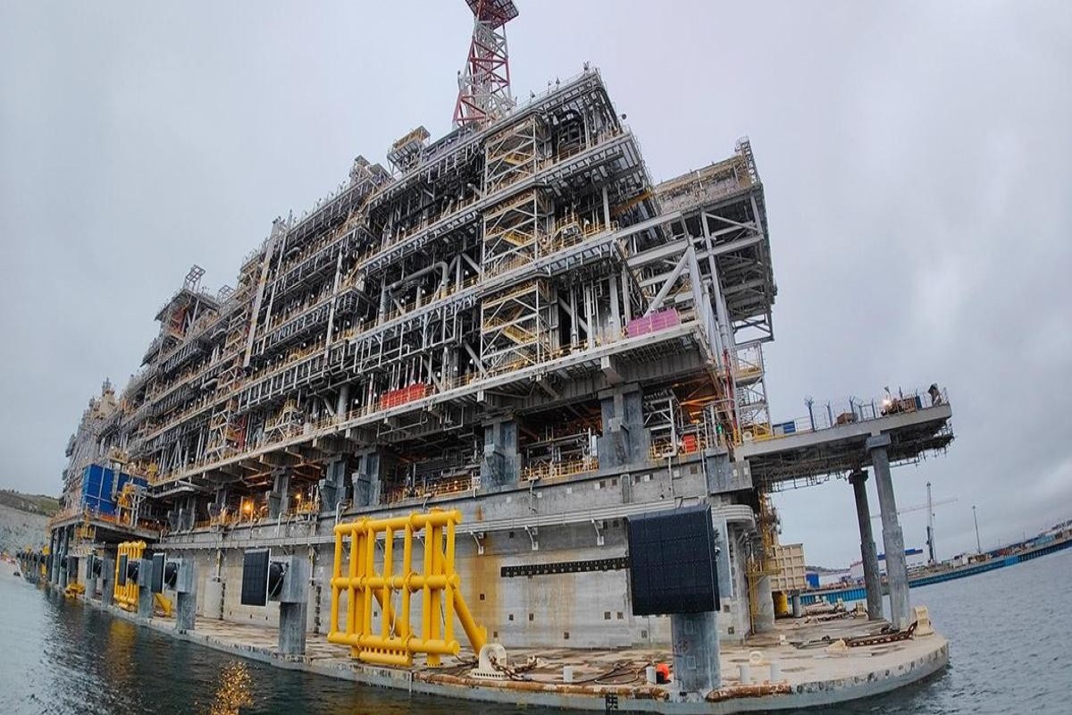 РФ использует единственный ледокол для вывоза СПГ с подсанкционного завода