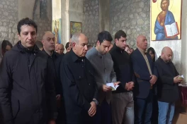 Пашинян подписал дорожную карту "по обновлению Армянской церкви"