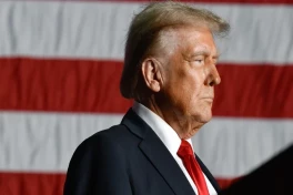 Трамп заявил, что не верит в удар Киева по резиденции Путина