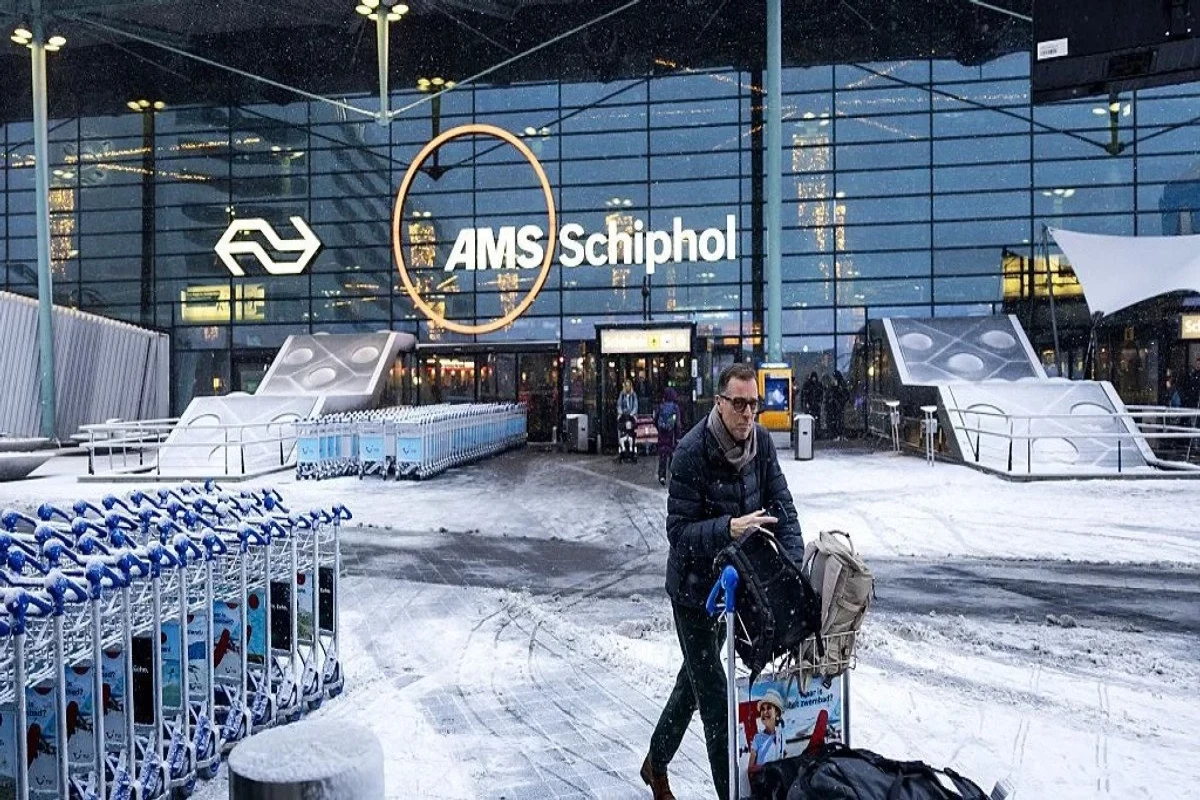 Снег и морозы вызвали массовые отмены рейсов в Европе