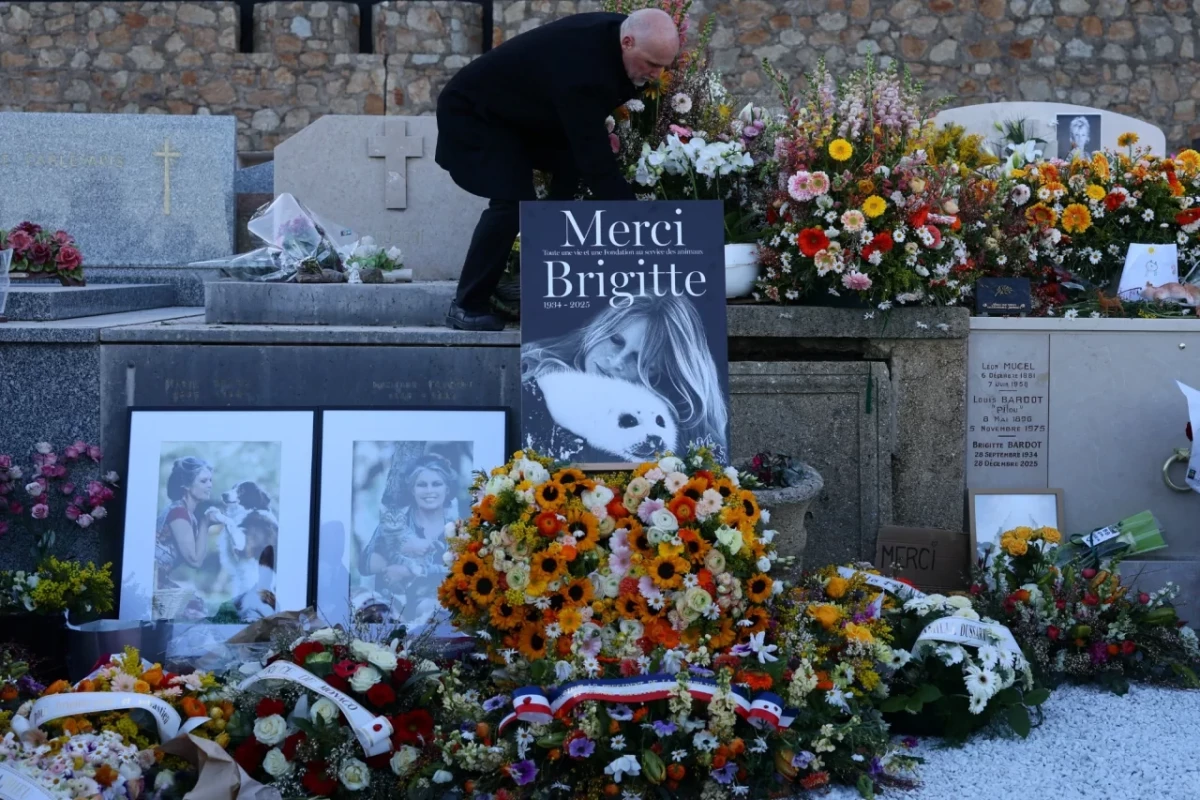 Французская икона ХХ века Брижит Бардо была упокоена в Сен-Тропе-ФОТО 