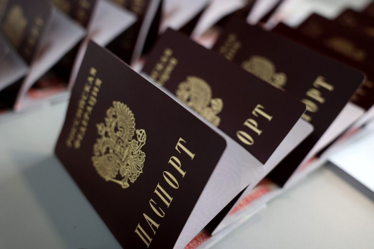 В РФ приобретшие гражданство РФ подростки будут принимать присягу