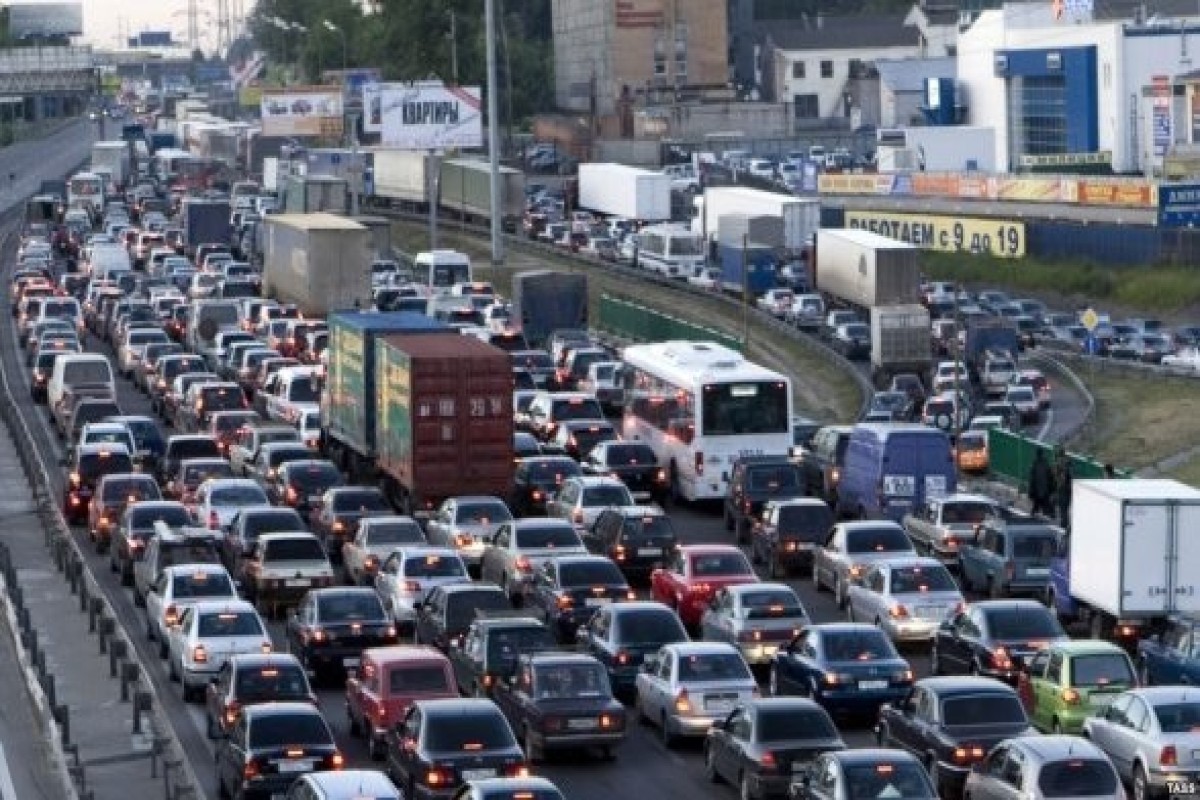 Названы улицы Баку с наибольшей плотностью движения