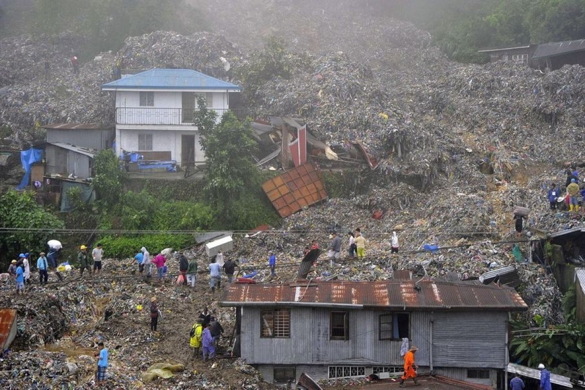 На Филиппинах лавина мусора накрыла рабочих: идут поиски 38 человек
