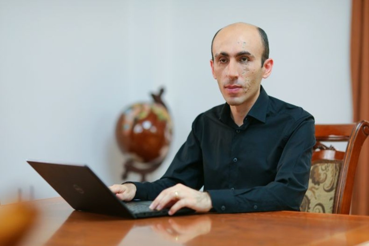 Армянский стендап в стране льдов: как Артак Бегларян исландцам трагедию продавал – МНЕНИЕ 