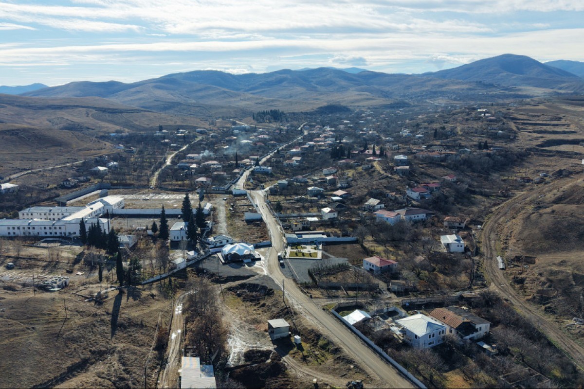 Алиев ознакомился с работами, проделанными в селе Ашагы Оратаг Агдеринского района-ФОТО 