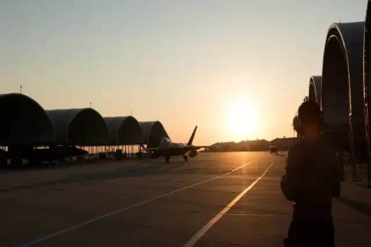 Британия эвакуирует часть своих военнослужащих с авиабазы в Катаре