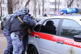 В туалете московского детсада росгвардейцы задержали голого мужчину