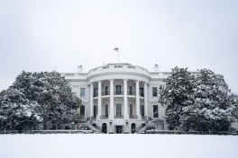 Белый дом призвал Гренландию выбрать между США и Россией с Китаем