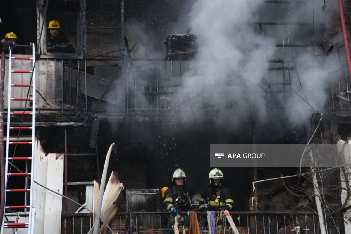 При пожаре в общежитии в Баку спасены 3 человека-ФОТО 