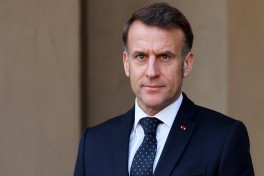 Макрон: французские военные уже прибыли в Гренландию