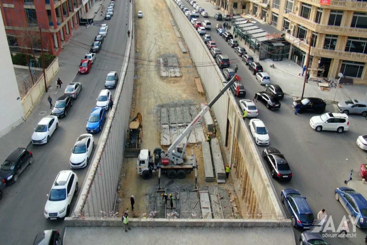 В Баку сторится новая шестиполосная автомобильная трасса и тоннели -ФОТО 