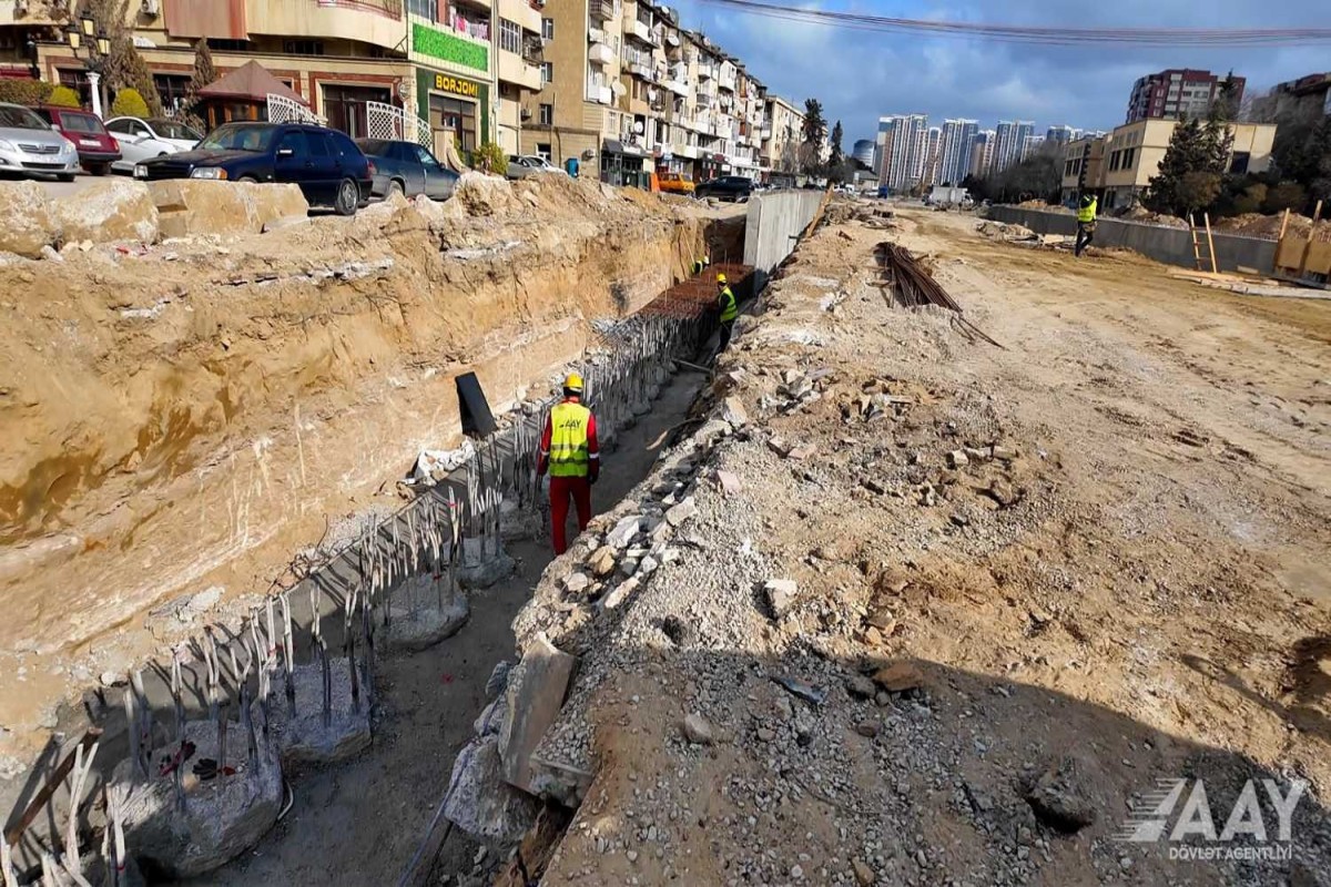 В Баку сторится новая шестиполосная автомобильная трасса и тоннели -ФОТО 
