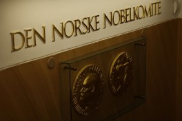 Нобелевский комитет отказался признавать передачу статуса лауреата Трампу